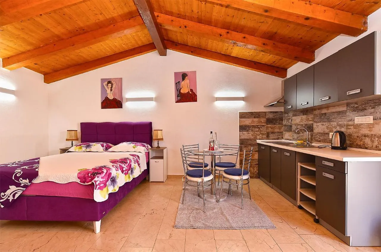 Vila House Zlata 2262 Pomer 0*,  Chorvatsko