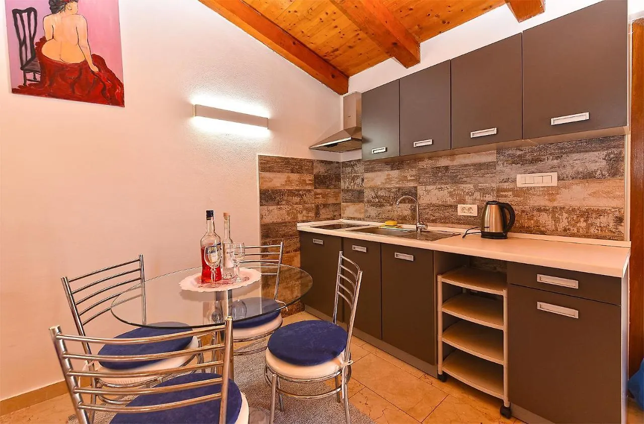 House Zlata 2262 Villa Pomer Holiday home