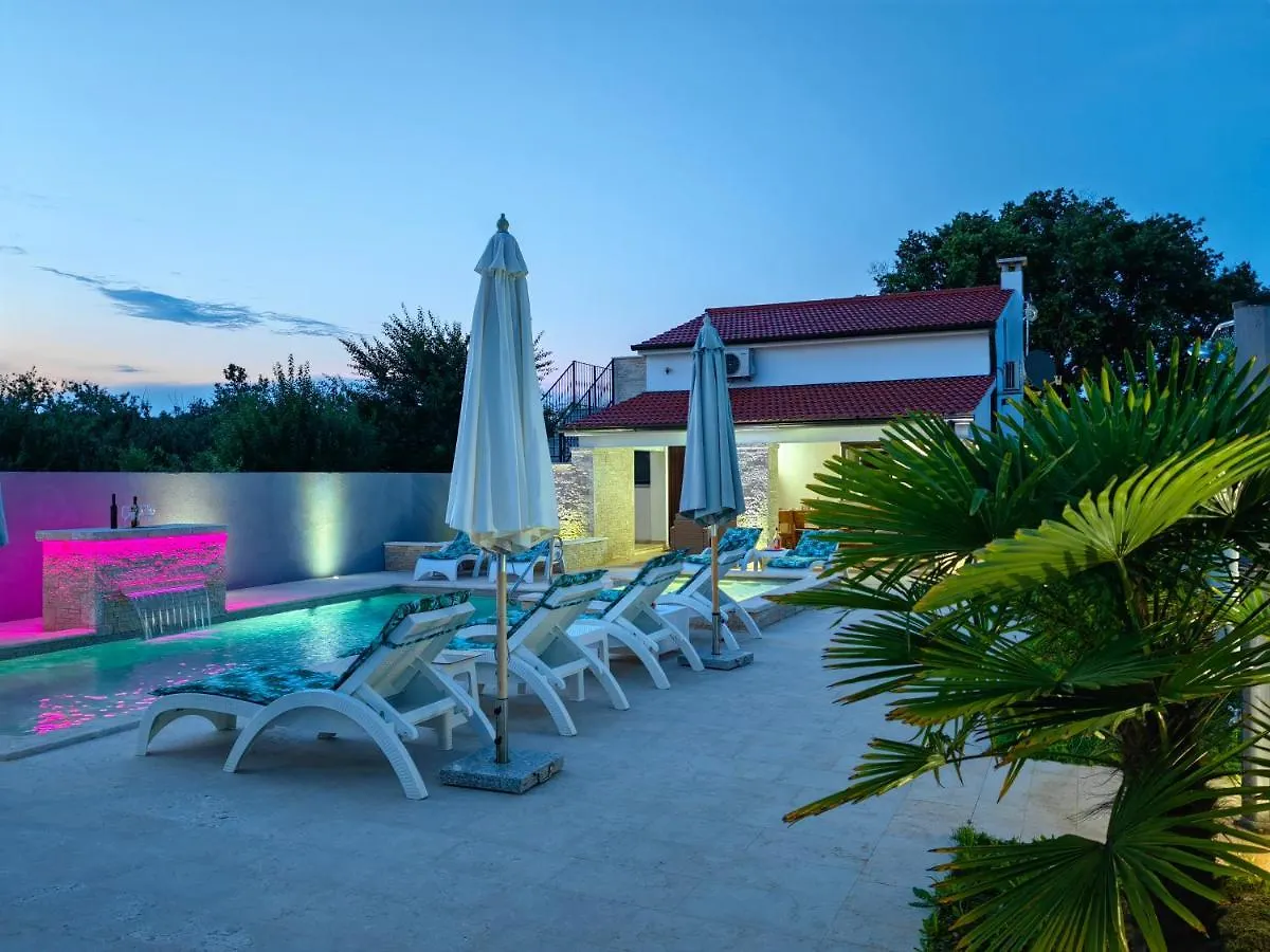 Vila House Zlata 2262 Pomer